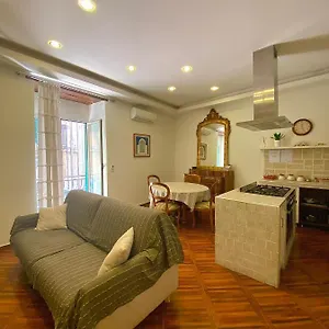 Trinita Degli Spagnoli House Nápoles