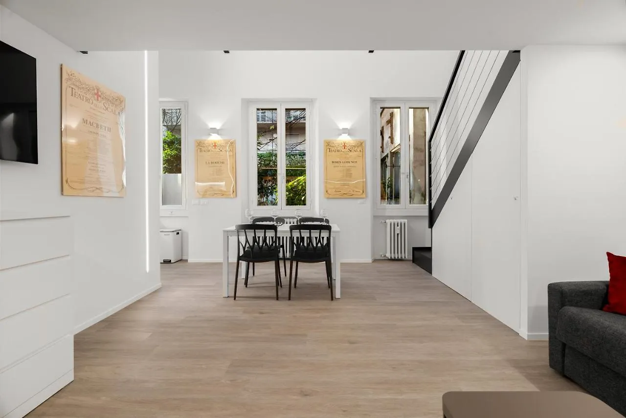 Modern Quiet Super Central Luxury Apartment Milán