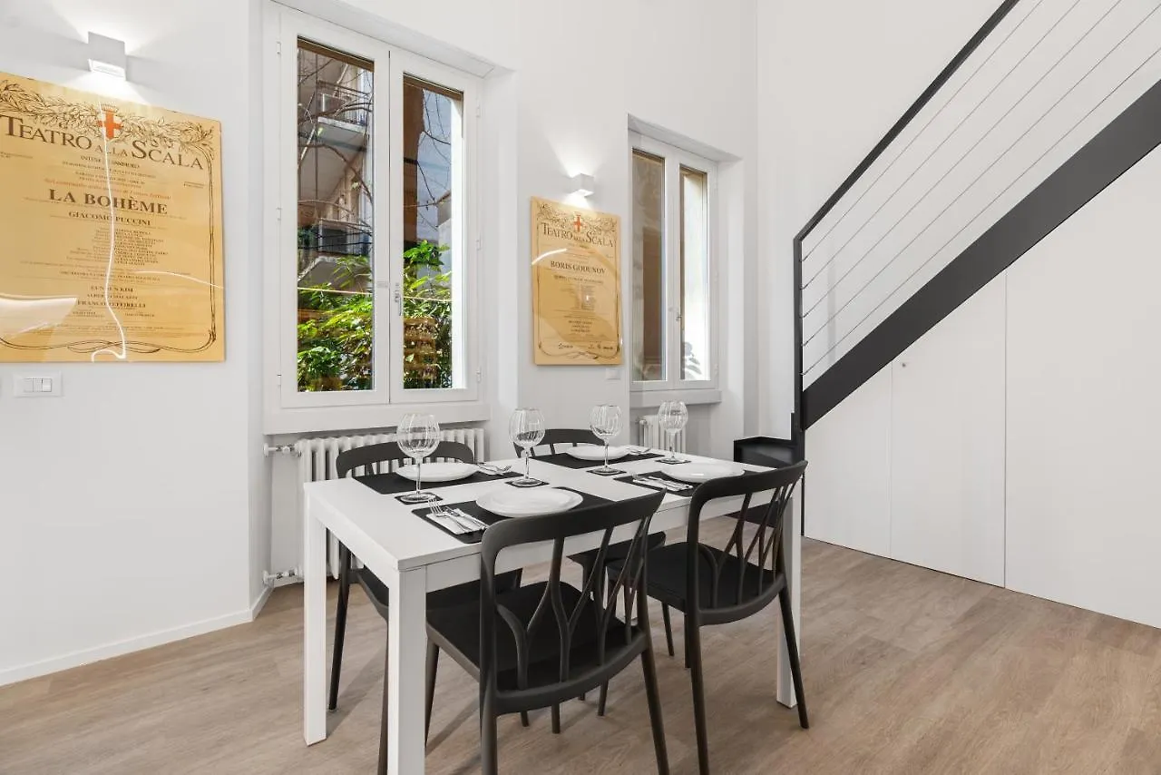 Modern Quiet Super Central Luxury Apartment Milán