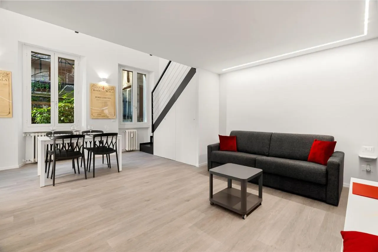 Modern Quiet Super Central Luxury Apartment Milán