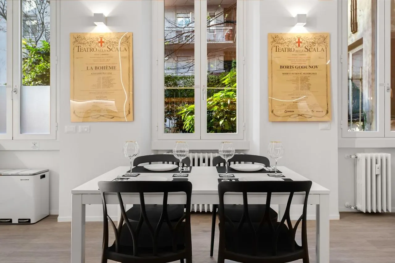Modern Quiet Super Central Luxury Apartment Milán
